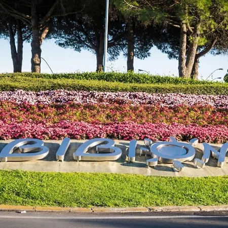 Spacious Near The Apartman *