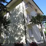Daire Spacious Near The *