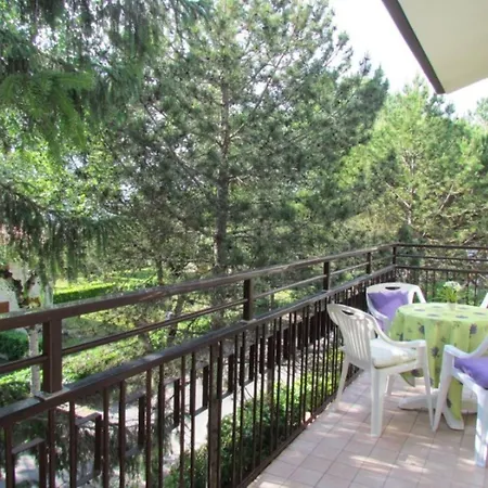 Spacious Near The * 비비오네