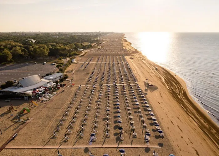 Lägenhet Spacious Near The